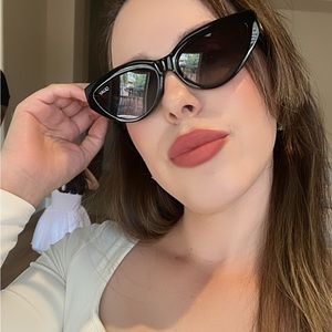 Quay sunglasses brand new with case